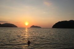 Coucher du soleil sur l'île